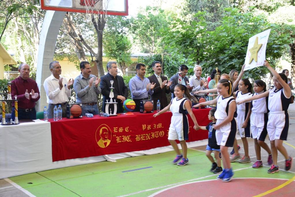 LA ESCUELA BENITO JUÁREZ CELEBRA EL TRIGESIMO TERCER TORNEO DE MINI  BALONCESTO – 